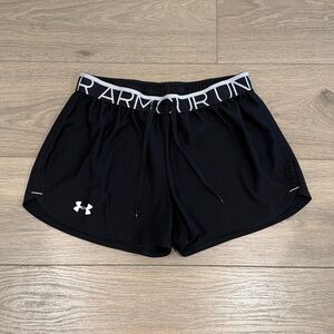 UNDER ARMOUR Black White Active Workout Running Exercise Gym Shorts Size Small‎